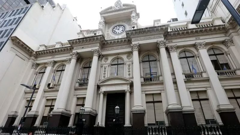 Por ahora, el Banco Central mantiene la tasa de devaluación del dólar oficial al 6,5%, por debajo de la inflación