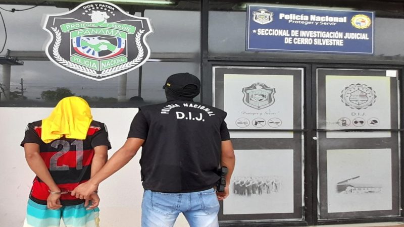 EN ARRAIJÁN, POLICÍA APREHENDE A HOMBRE Y DECOMISA PRESUNTA DROGA