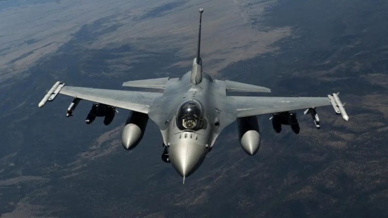 El Pentágono avisó que el uso de los F-16 por parte de Ucrania no será inmediato