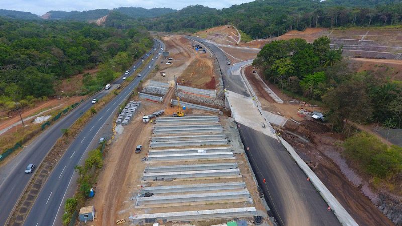 Ampliación de la carretera Panamericana avanza con el puente en suspenso