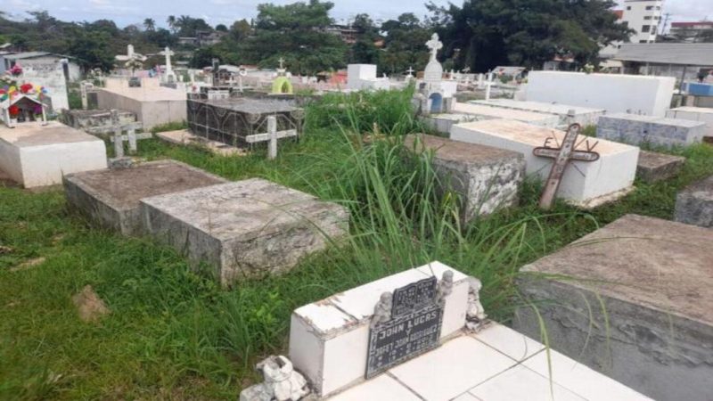 Cementerio de Burunga en el olvido