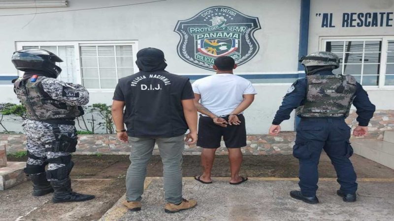 DECOMISAN DROGA Y DINERO EN ALLANAMIENTO EN ARRAIJÁN