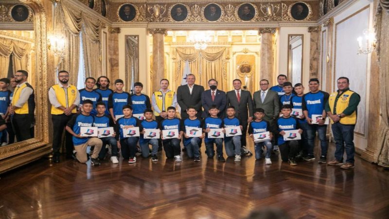 Equipo campeón de las pequeñas ligas es recibido por el Presidente Cortizo Cohen