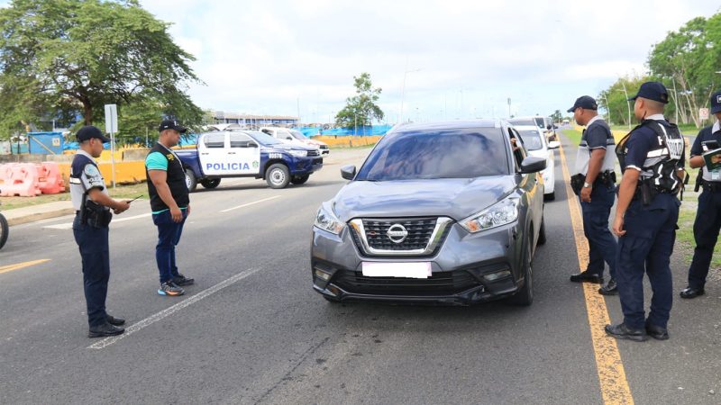 MÁS DE 300 VEHÍCULOS FUERON VERIFICADOS EN OPERATIVO DE TRÁNSITO EN EL AEROPUERTO DE TOCUMEN