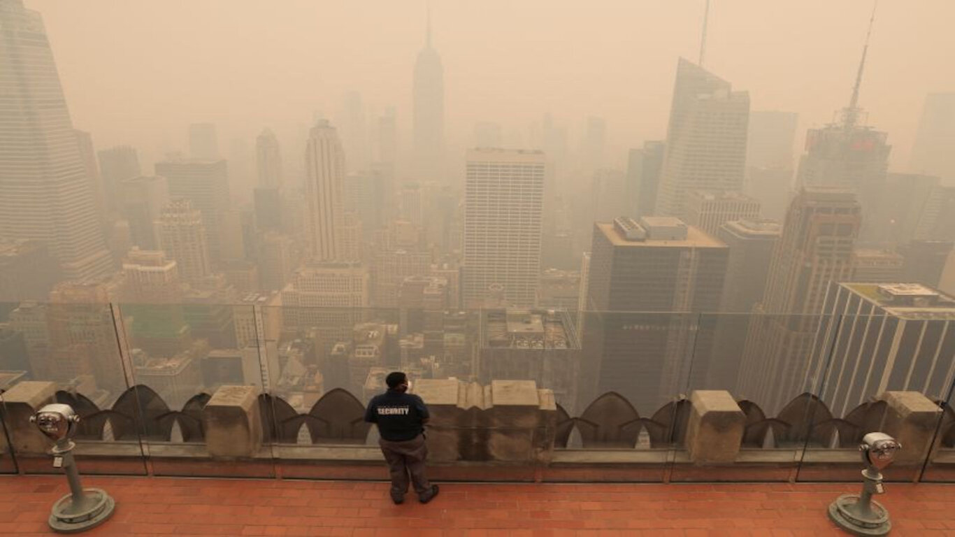 Los intensos incendios forestales en Quebec generan humo intenso y cielos brumosos más allá del este de EE.UU. y Canadá