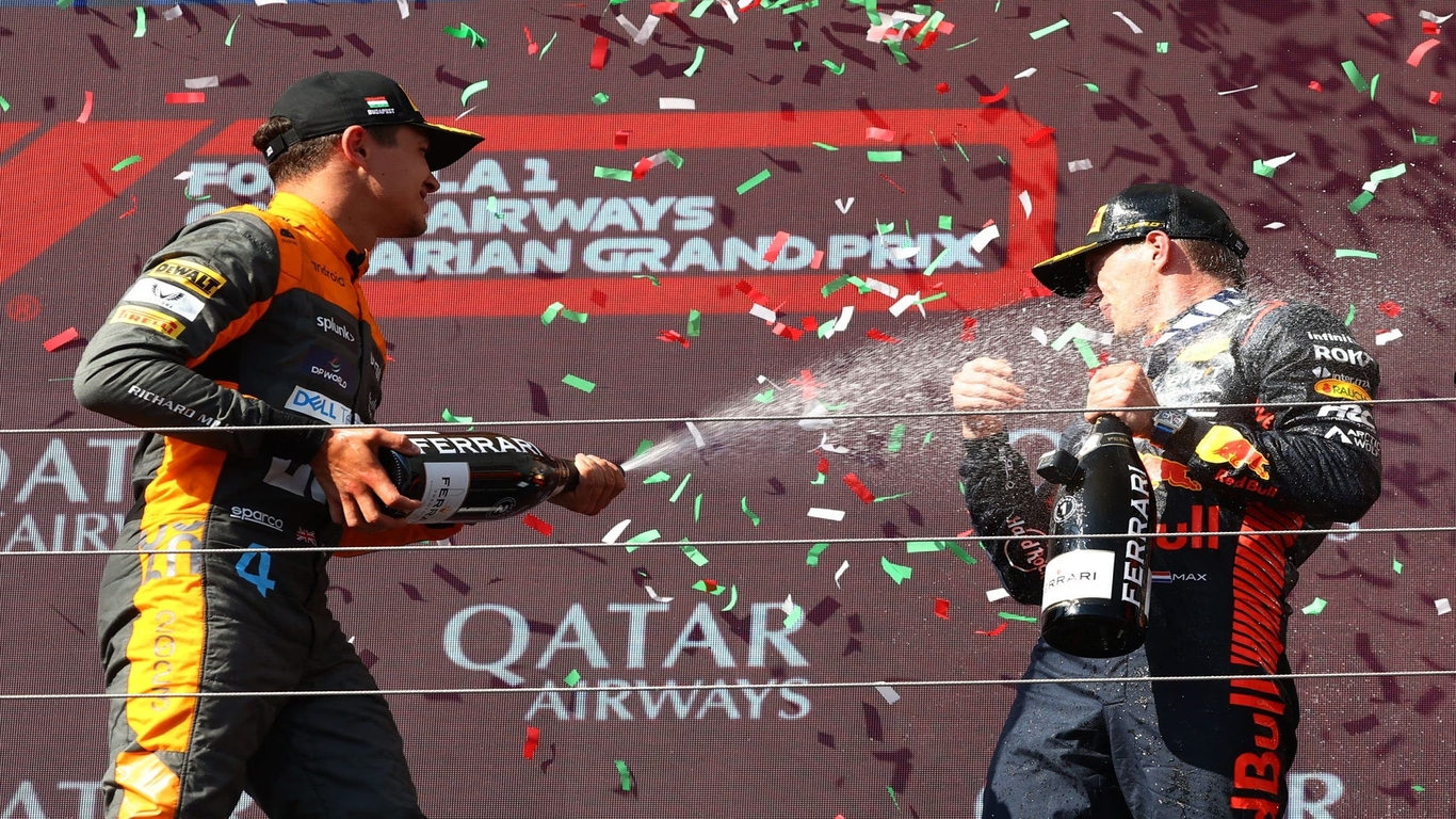 Efusivo festejo de Lando Norrís que perjudicó a Verstappen en el podio del GP de Hungría de la Fórmula 1