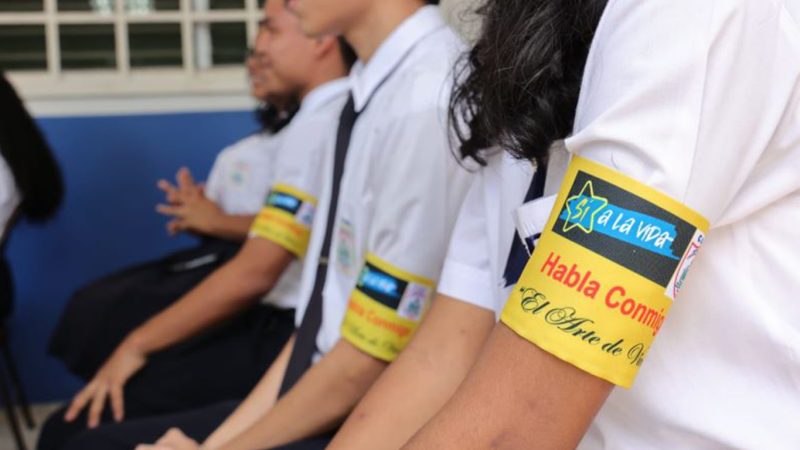 Capacitan a estudiantes para prevenir suicidios en el colegio CADU en Arraiján