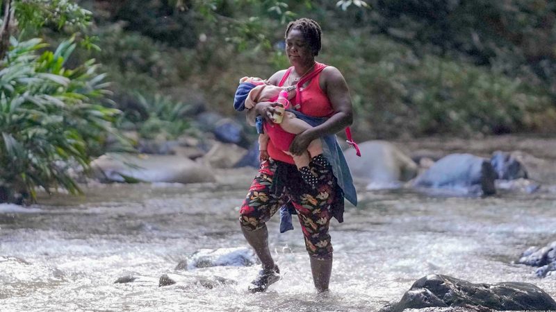 Cifra alarmante de migrantes que cruzan el tapón del Darién, alcanzó un nuevo récord.