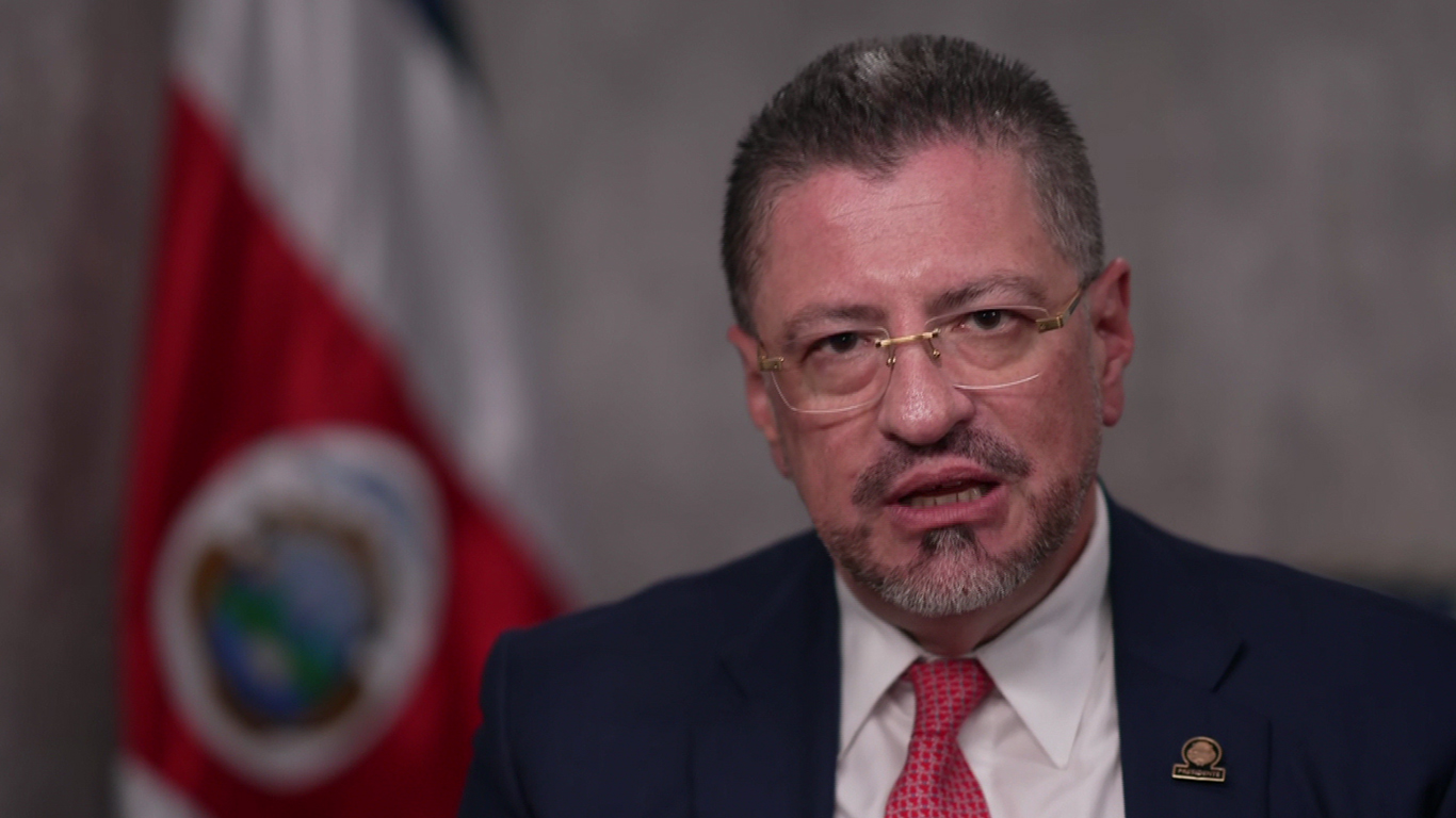 Presidente de Costa Rica a migrantes: usen la cabeza y piensen muy bien antes de emigrar