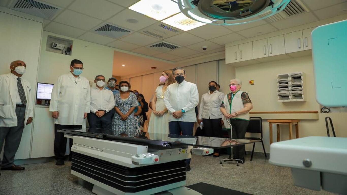 Presidente Cortizo Cohen inaugura moderno equipo de Radioterapia en el Instituto Oncológico Nacional