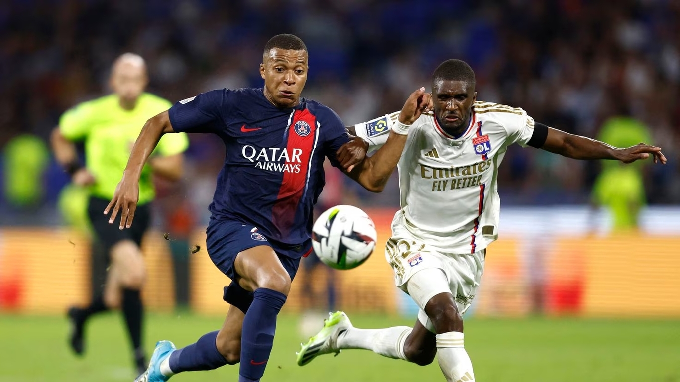 Masacre del PSG en Lyon, Mbappé, con un doblete, volvió a liderar la victoria