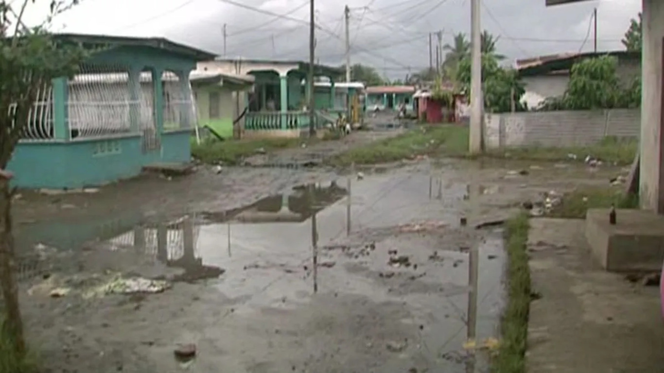 Fuertes oleajes golpea zonas costeras de Panamá Oeste