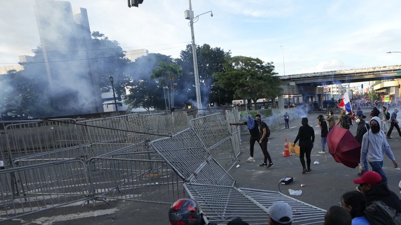 Al menos 30 detenidos en Panamá en una manifestación contra la concesión de minera Panamá