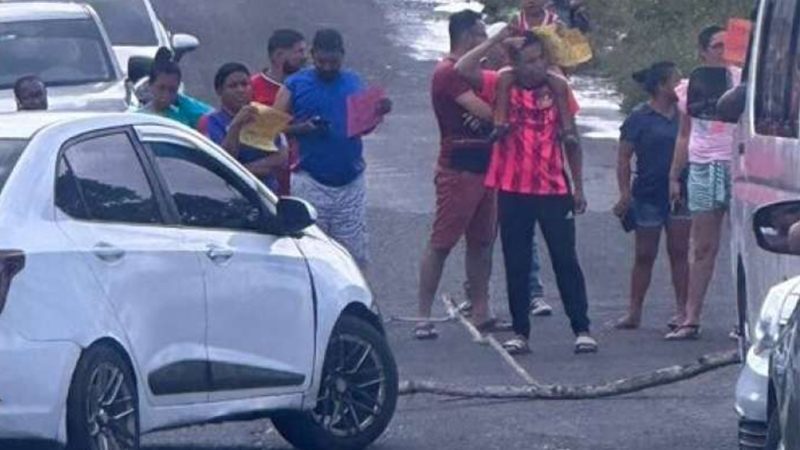 Residentes de Villas de Santander, en Arraiján están cansados de los apagones y la falta de agua