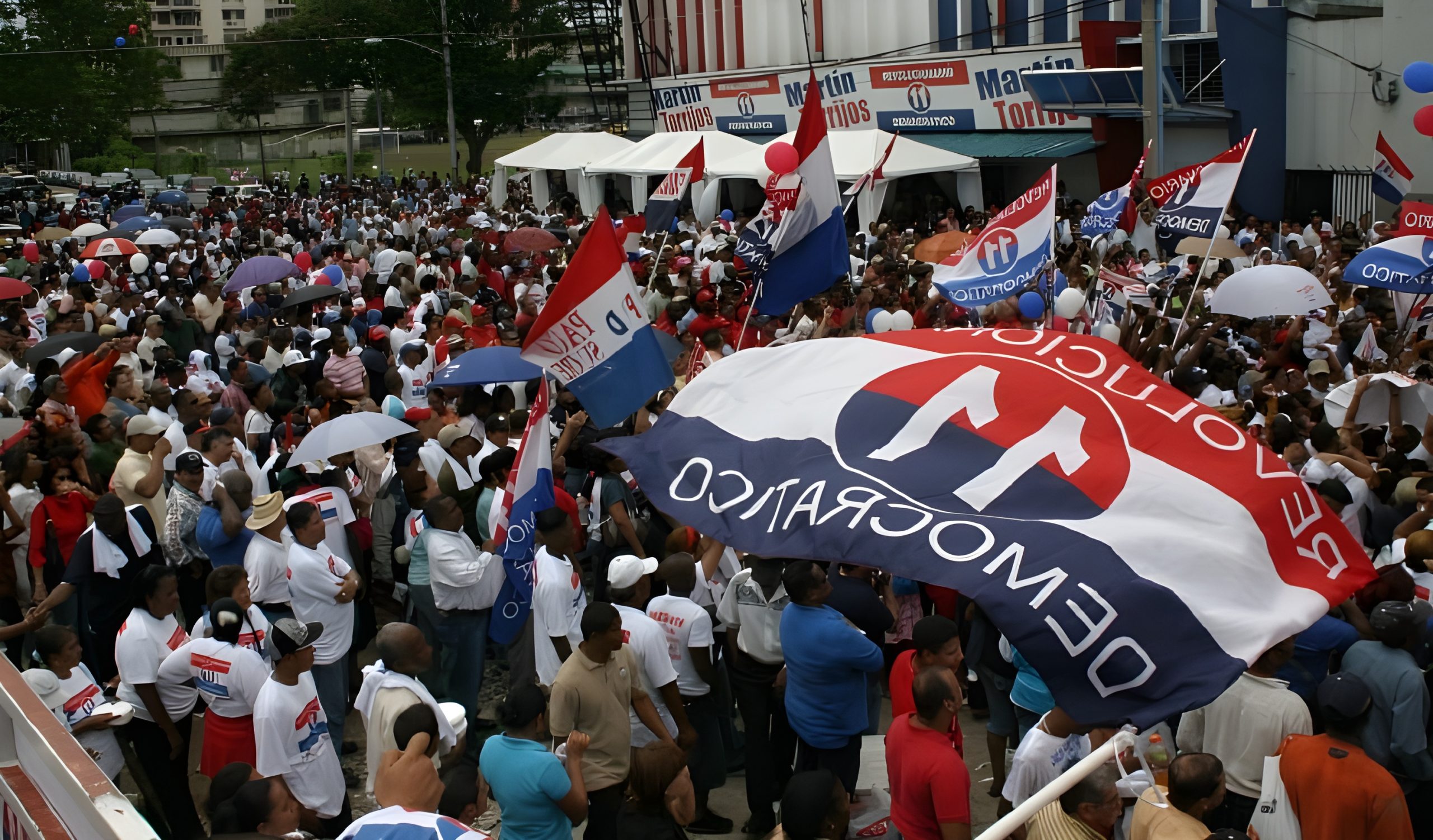 Renuncia masiva de panameños a partidos politicos, PRD es el mayor afectado