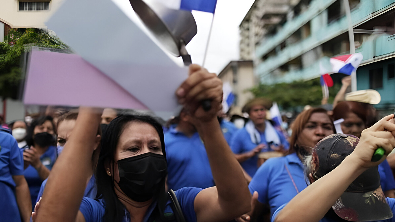 Como medida de presión, retienen pago a educadores