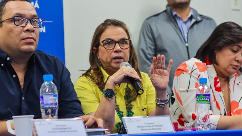 MEDUCA y gremios magisteriales logran acuerdo para el regreso a clases este lunes, 4 de diciembre