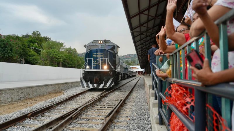 México inaugura el Ferrocarril Interoceánico, una ruta alternativa al Canal de Panamá