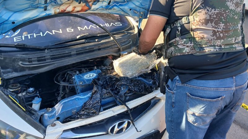 Querian hacer plata en los carnavales, llevaban droga en el motor del auto y fueron capturados en Herrera