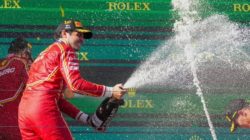 Carlos Sainz gana en Australia con 1-2 de Ferrari