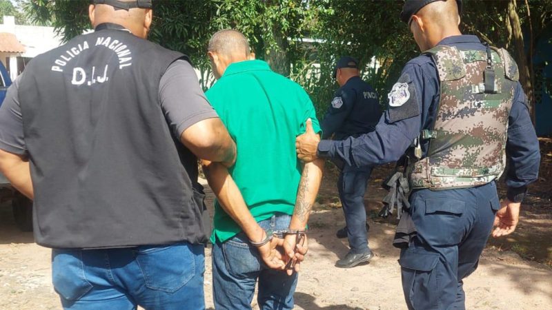 Policía aprehende a un hombre tras hurtar en una escuela en La Chorrera