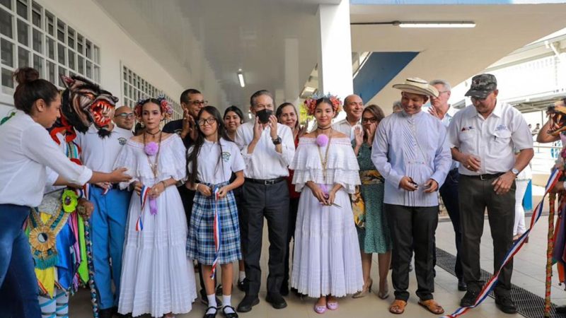 Residentes de Panamá Oeste reciben el Colegio Tomás Guardia y un Centro de Salud equipado