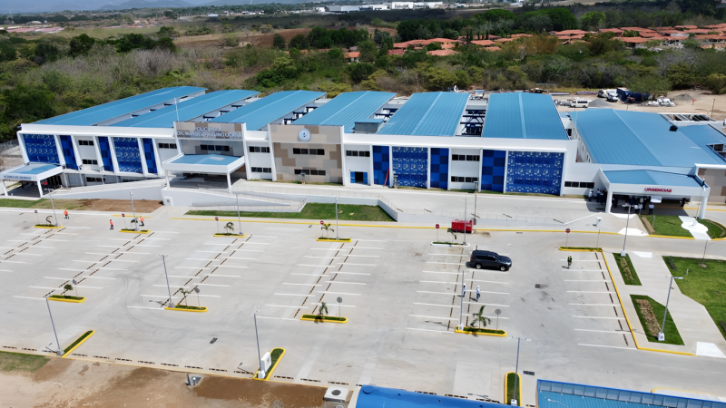 Presidente Cortizo Cohen inaugura e inspecciona obras durante actividades en la provincia de Coclé