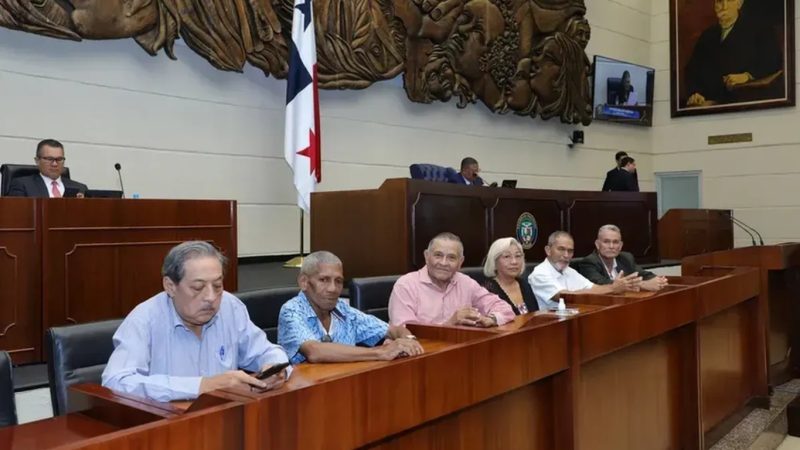 “Pensionados y jubilados convocan protesta por falta de firma a ley de bonificaciones”