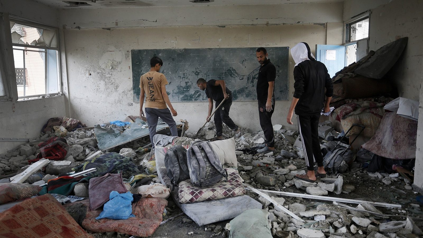 Aumenta a 45 el número de muertos por el ataque aéreo israelí contra una escuela de la ONU en Gaza