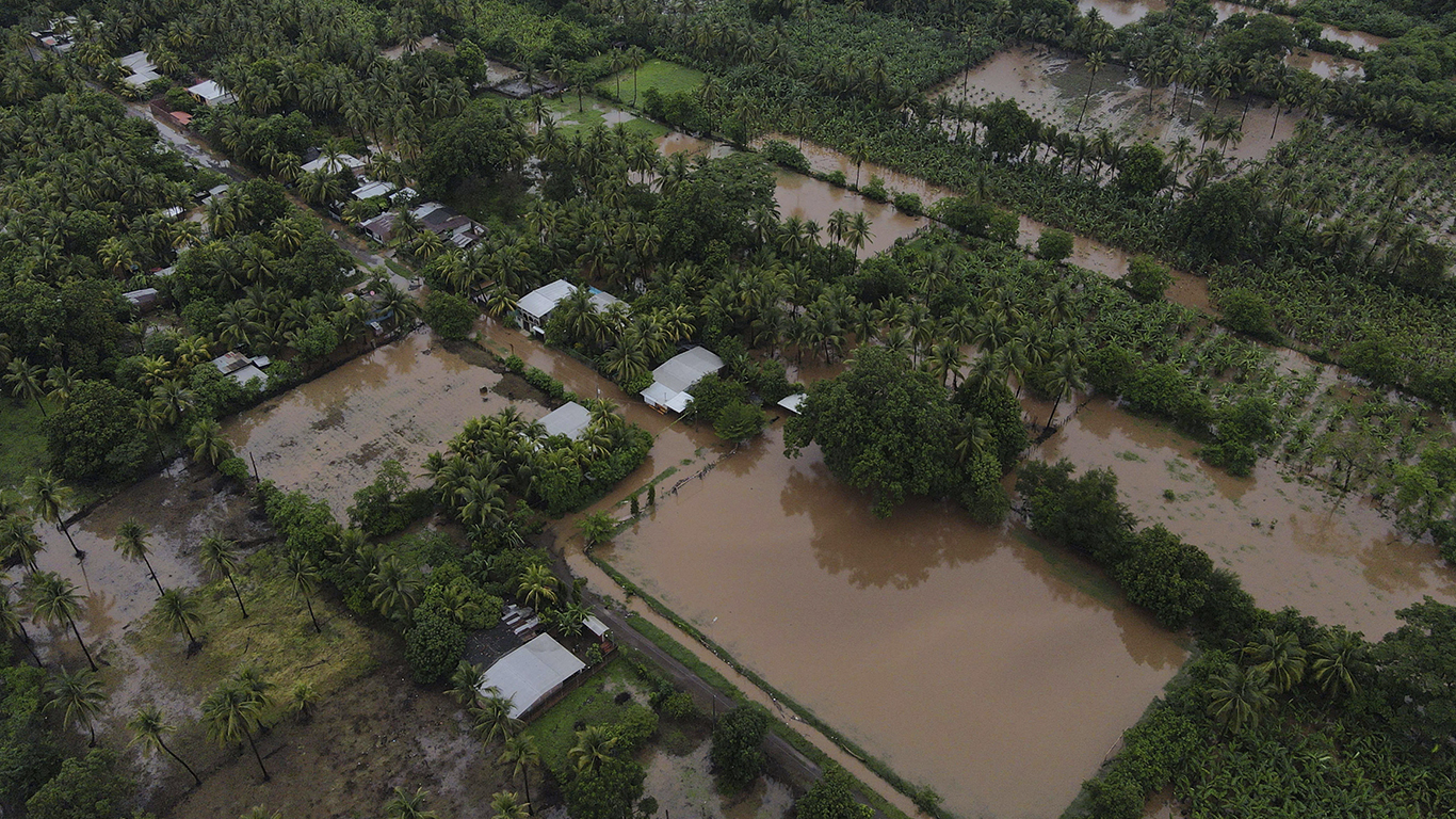 Lluvias en El Salvador dejan 11 muertos y más de 1.900 evacuados