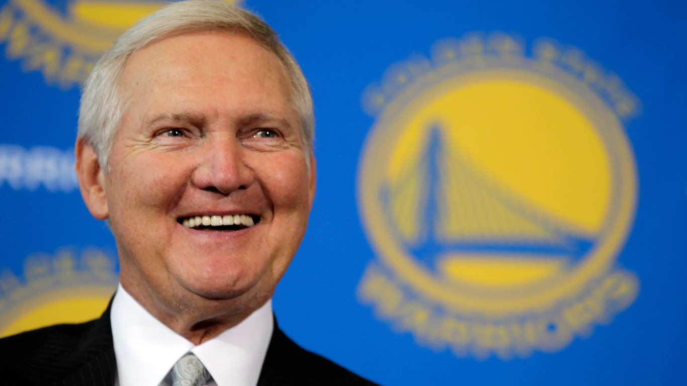 Muere Jerry West, la leyenda de Los Angeles Lakers que inspiró el logo de la NBA, a los 86 años