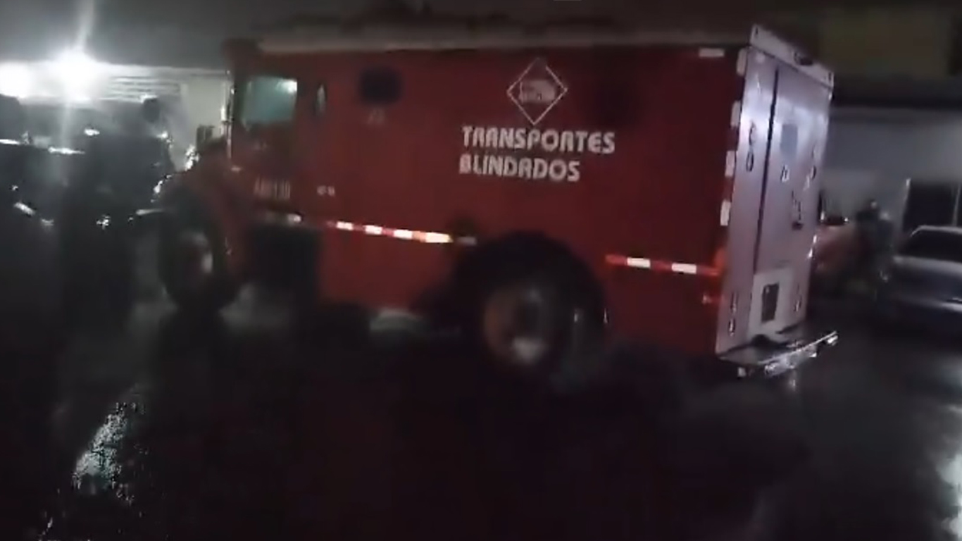 “Persecución y allanamiento: Incidente con vehículo de la empresa Transportes Blindados