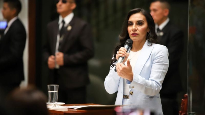 Fiscalía de Ecuador anuncia que la vicepresidenta será procesada por presunto tráfico de influencias