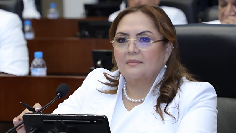 Dana Castañeda asume como presidenta de la Asamblea