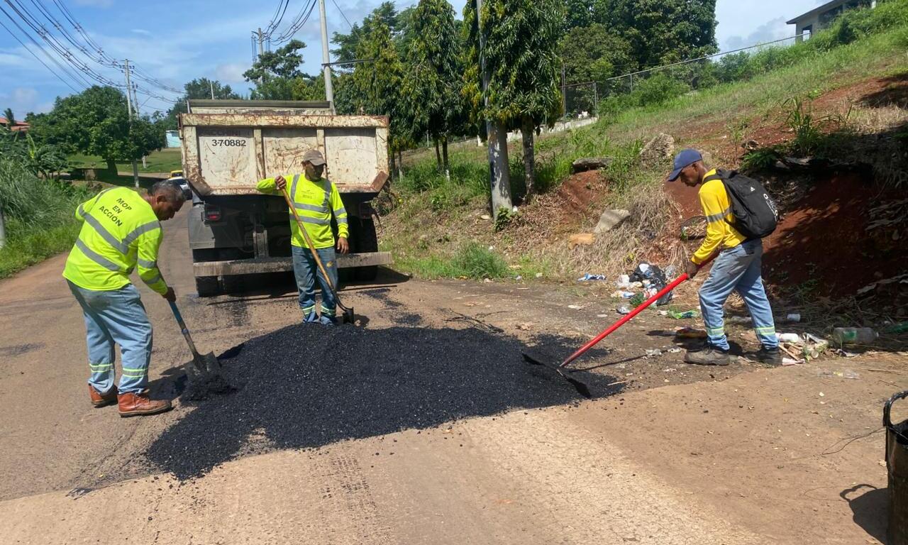 MOP coloca 80 toneladas  de asfalto en puntos críticos de Arraiján 