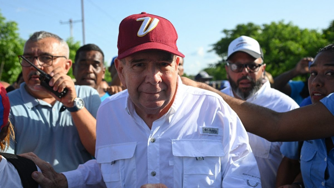 Fiscalía de Venezuela pide una orden de arresto contra el candidato opositor Edmundo González