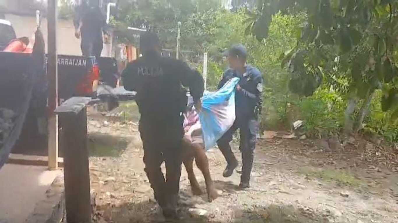 Policías héroes en Arraiján rescatan a mujer de morir dentro de su casa