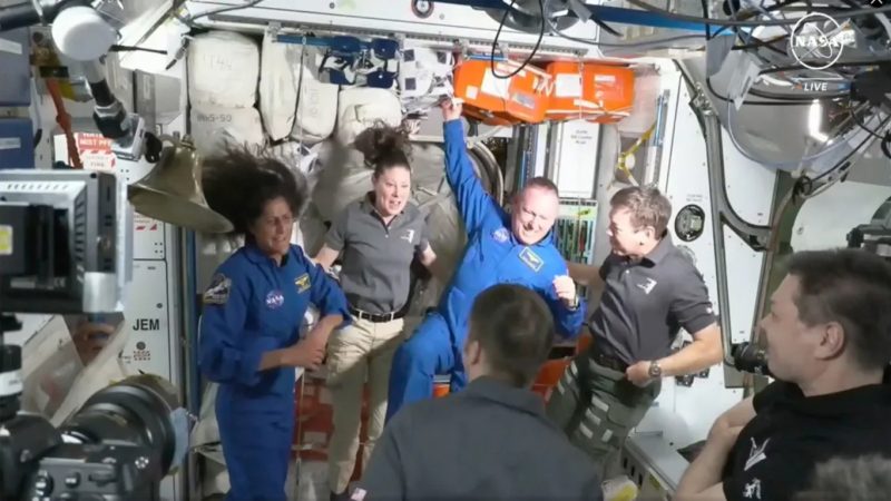 Los astronautas del Starliner de Boeing podrían permanecer en el espacio otros seis meses