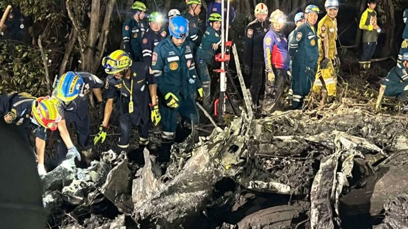 Un avión con 9 personas se estrella en un bosque cercano a la capital tailandesa