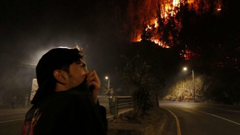 Detienen a un segundo hombre presuntamente involucrado en los incendios en Quito