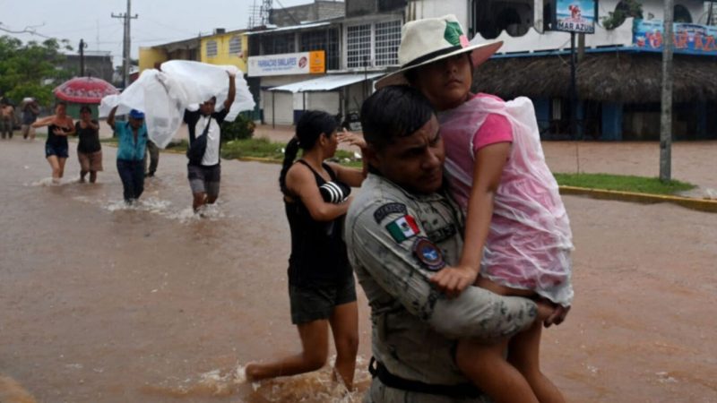 Huracán John: al menos 20 muertos, regiones inundadas y una estela de devastación en Guerrero